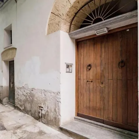 Apartamento Tavola Tonda *
